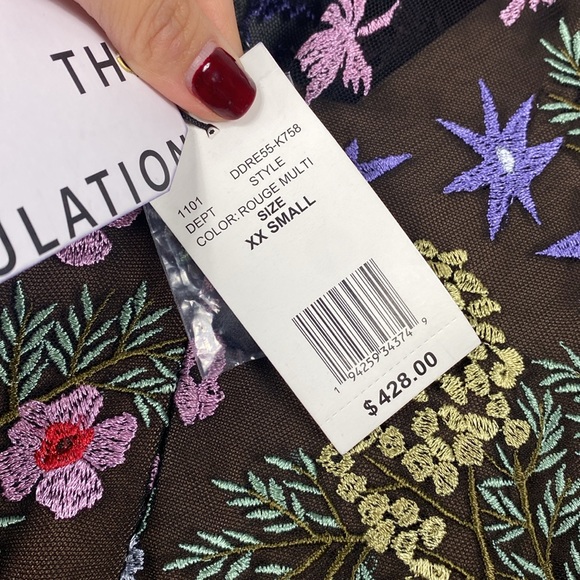 Dress The Population New Ava Floral-embroidered Bracelet-sleeve Gown - Picture 4 of 6